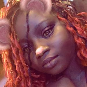 Meet your Posher, Simone